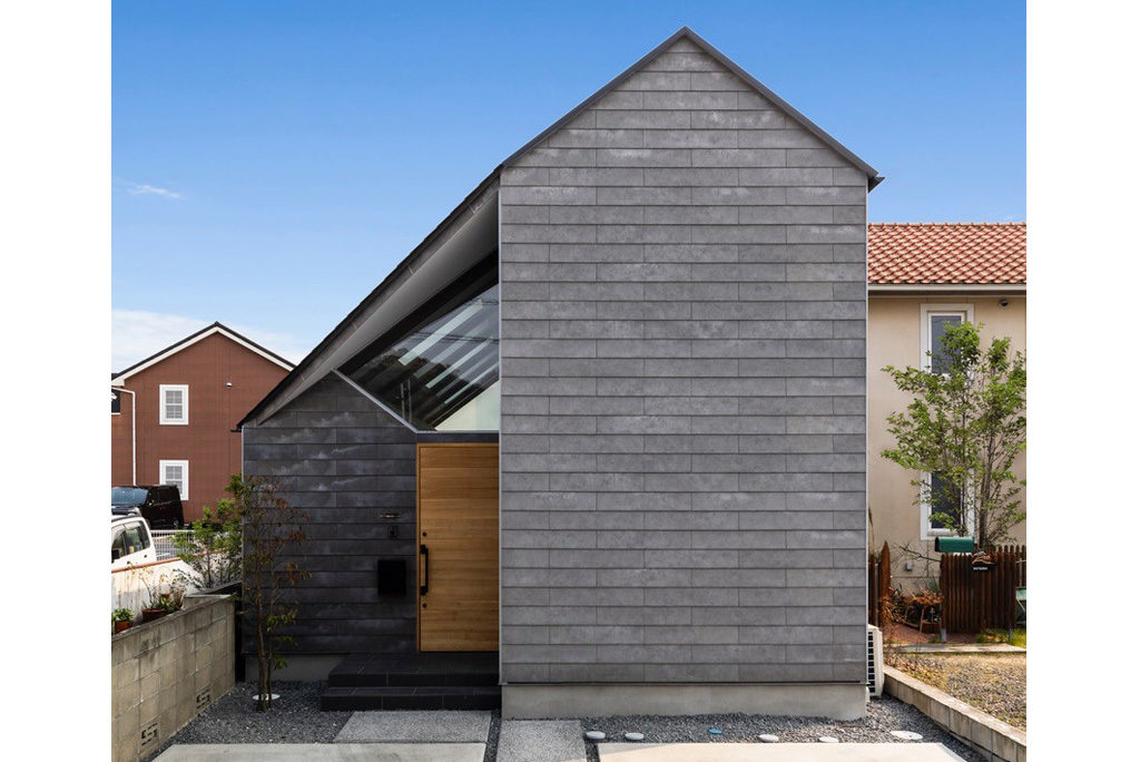 ひとつ屋根の下に母屋と離れがある家 Has エイチエーエス 建築家とつくる家